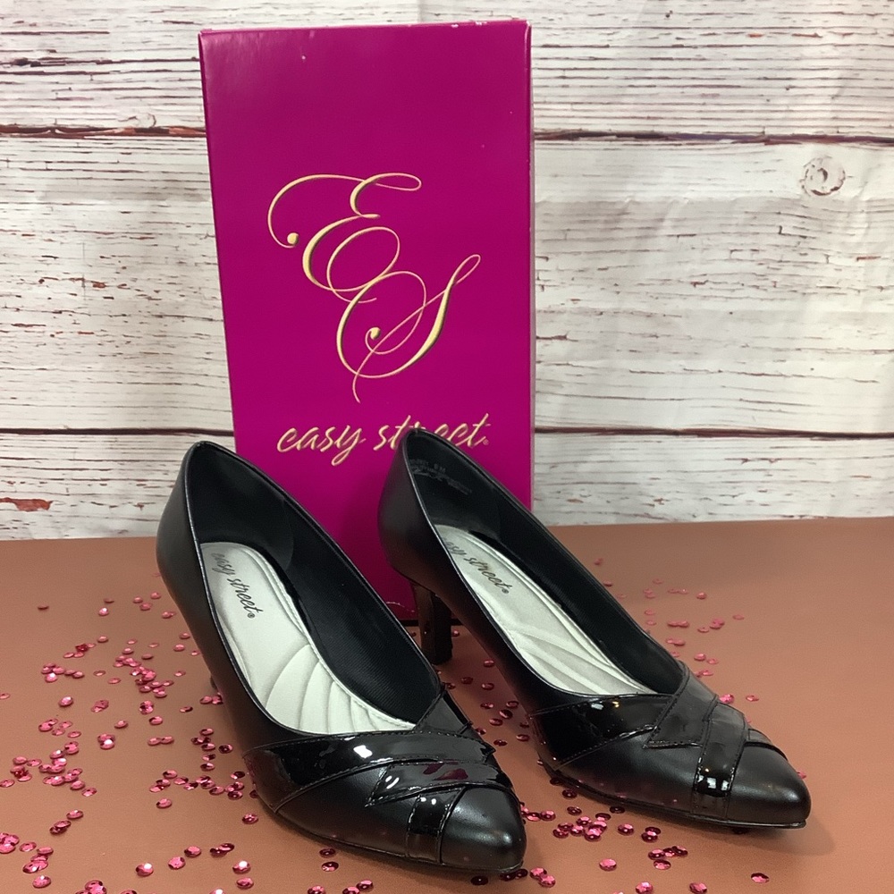 EASY STREET JENNA BLACK PATENT PUMP